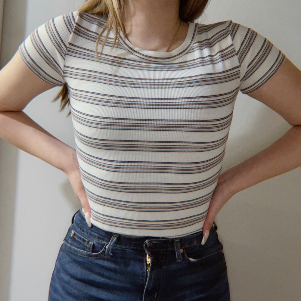 3/12 Forever 21 cropped shirt